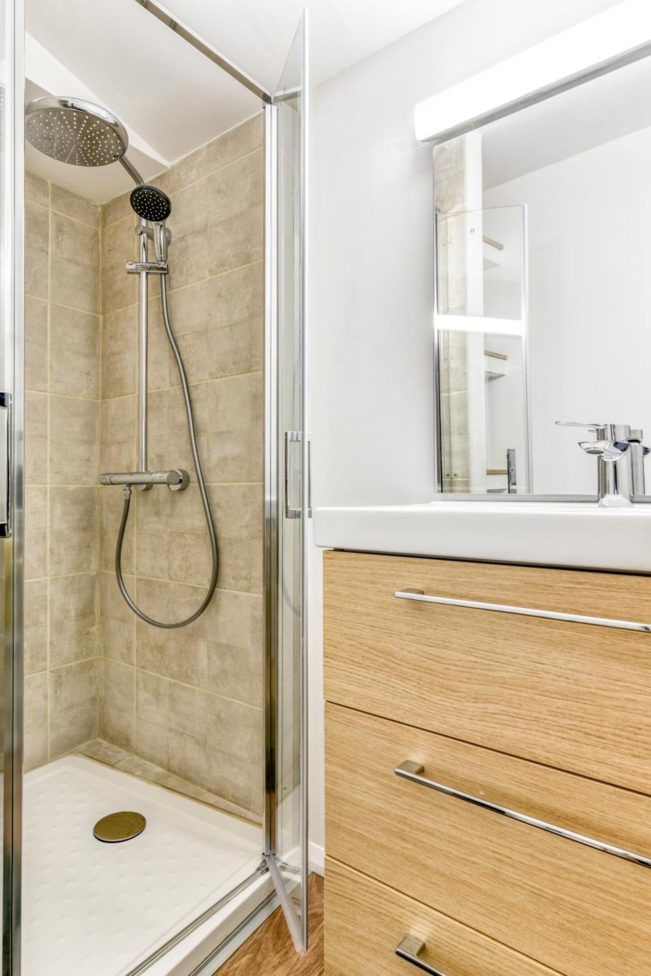 Cote Palais 2-Climatise-Netflix-Fibre Apartment Carcassonne Bagian luar foto